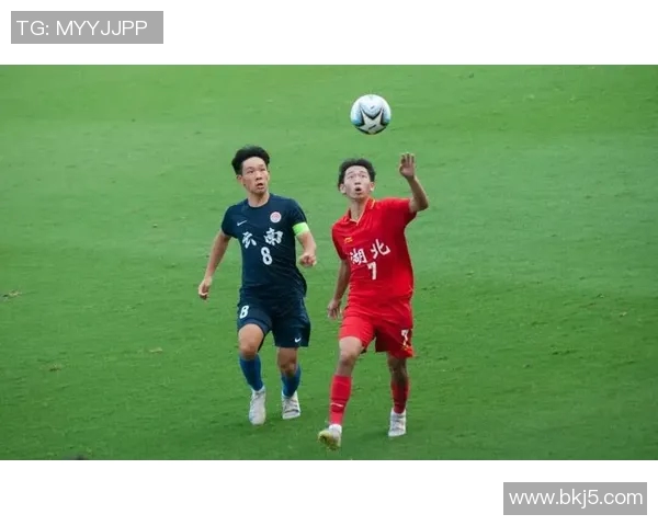 拼搏精神的象征足球明星们如何在赛场上全力以赴展现自我